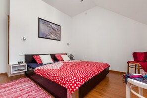 2 bedrooms, in-room safe, desk, iron/ironing board - APARTMENT ST. PETR OLD in SPLIT Downtown WITH GREAT SUNY TERRACE, area of ​​76m2 (Split)