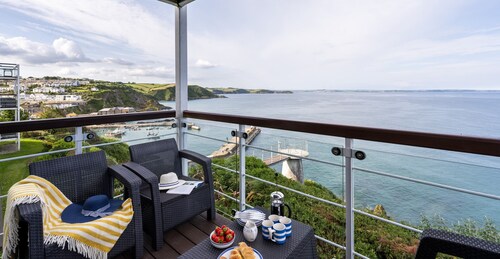 Marine Point, Mevagissey - sensational cliff top views of harbour and bay