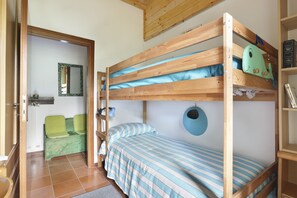 2 Schlafzimmer, Schreibtisch, schallisolierte Zimmer