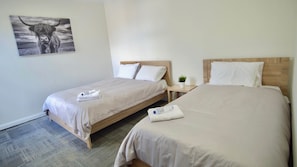 Chambre Triple Standard, plusieurs lits, salle de bains commune