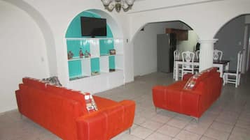Family House | Living room | Flat-screen TV