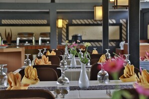 Breakfast, lunch and dinner served - The Jayakarta Cisarua (Cisarua)