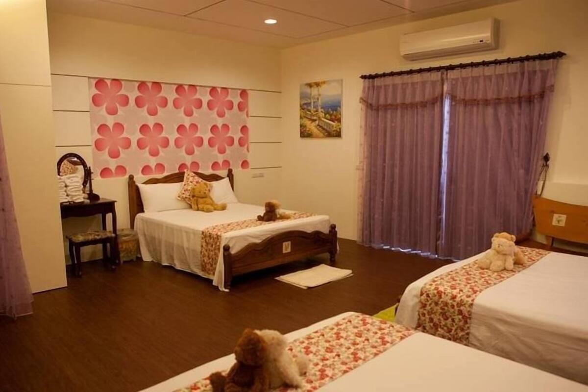 Desk, blackout curtains, rollaway beds, free WiFi