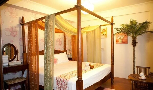 Desk, blackout curtains, rollaway beds, free WiFi