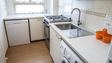 Frigorifero, forno, lavastoviglie
