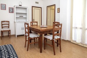 Dining - M152 - Marcelli, new three-room apartment with garden (Marcelli)