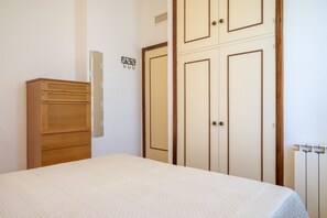 3 bedrooms, bed sheets - M152 - Marcelli, new three-room apartment with garden (Marcelli)