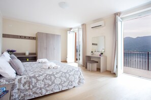 4 habitaciones, tabla de planchar con plancha, wifi y ropa de cama 