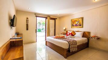 1 chambre, décoration personnalisée, ameublement personnalisé, bureau