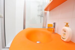 Shower, free toiletries, hair dryer, slippers - Apartments on the beach with see view (CAPO D'ORLANDO (ME))