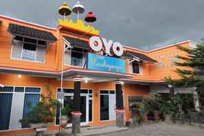 Exterior - OYO 434 Hotel Parahiyangan Syariah (Bandar Lampung)