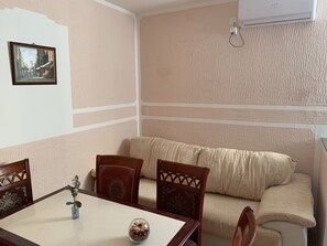 تناول الطعام