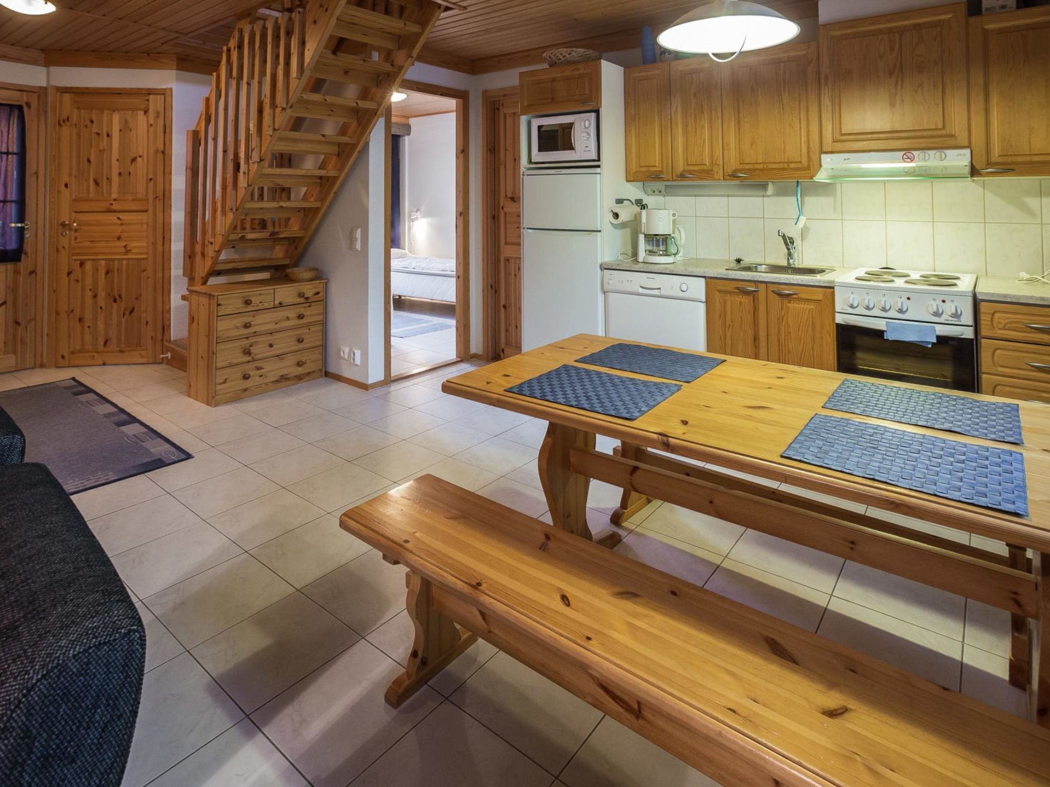 Fridge, microwave, dishwasher, cookware/dishes/utensils