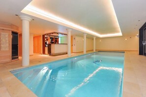 A heated pool - Unique Villa, with all sights are nearby. (Escamp)
