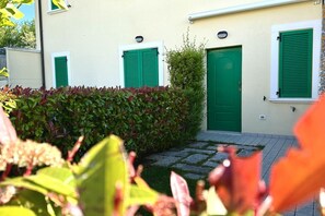 Exterior detail - M216 - Marcelli, two-room apartment with garden 300m from the sea (Marcelli)