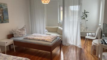 5 habitaciones, escritorio, tabla de planchar con plancha y wifi gratis