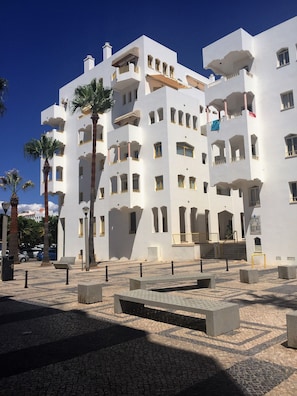 Exterior - Amazing Ocean View Apartment steps from the beach (quarteira)