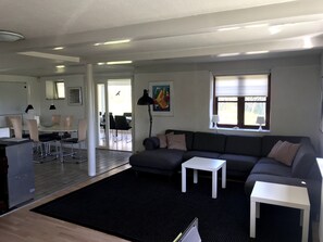 Télévision, table de tennis de table