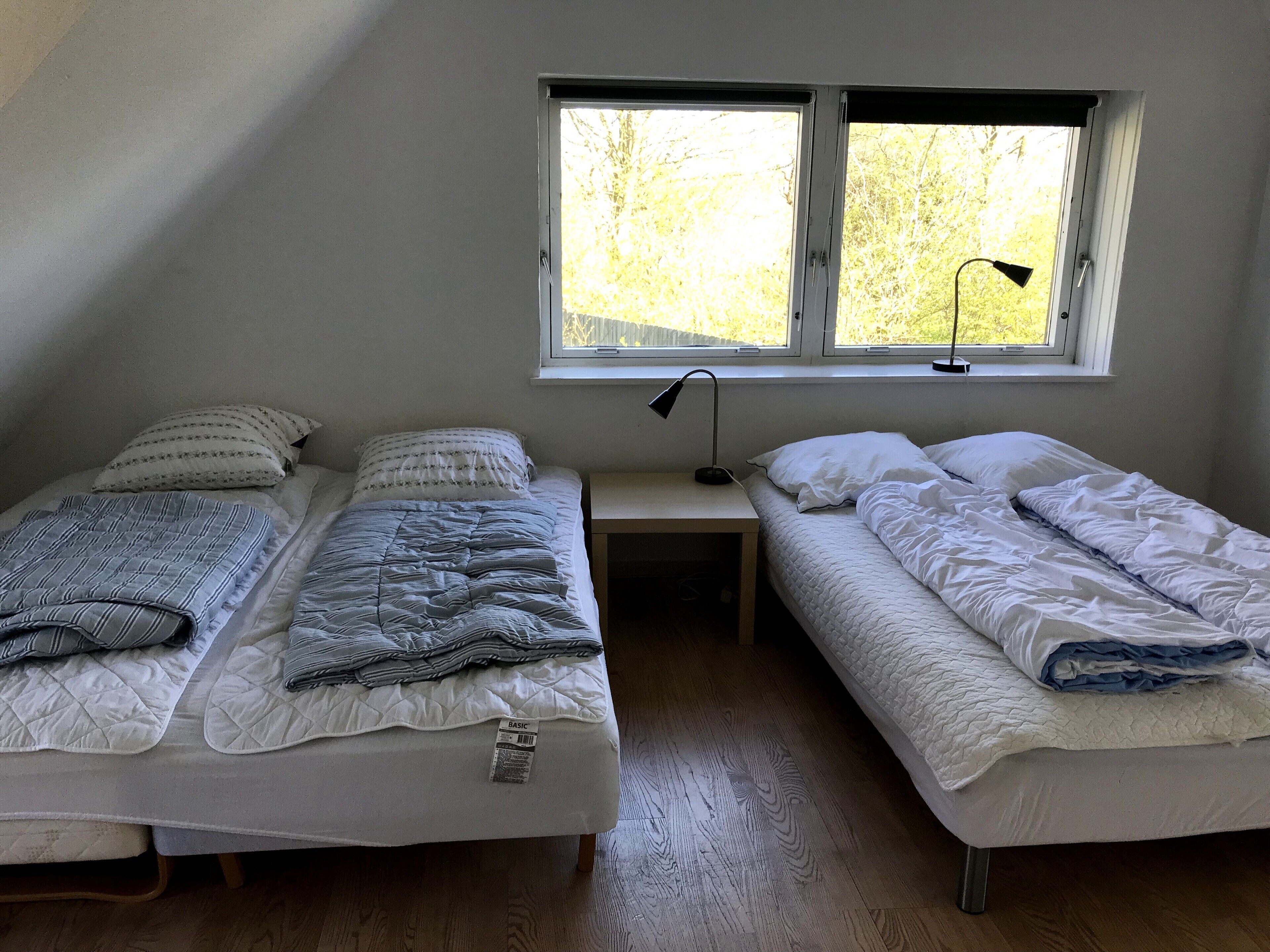 7 slaapkamers, een strijkplank/strijkijzer, wifi