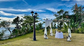 Couples dining - The Auhana (Boracay Island)