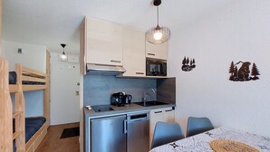 Fridge, microwave, oven, dishwasher - Aravis 314 by Interhome (Les Menuires)