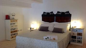 1 chambre, fer et planche Ă repasser, Wi-Fi, draps fournis