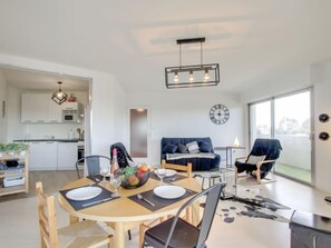 TV - Port Blanc by Interhome (Dinard)