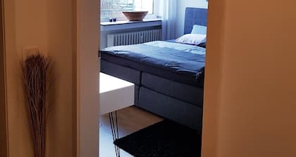 New, stylish, quiet apartment - quickly at the airport & fair
