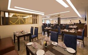 Restaurant - Clarks Inn Suites Katra (Reasi)