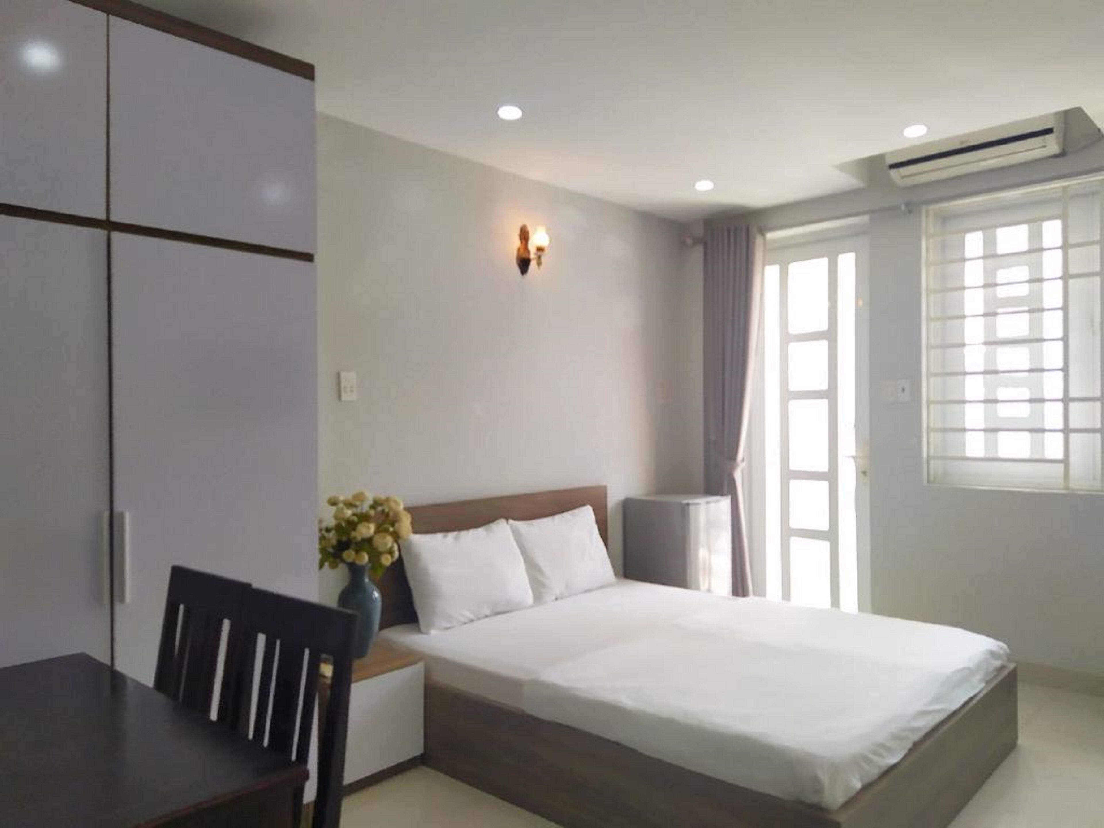 desk, blackout curtains, free wifi, bed sheets