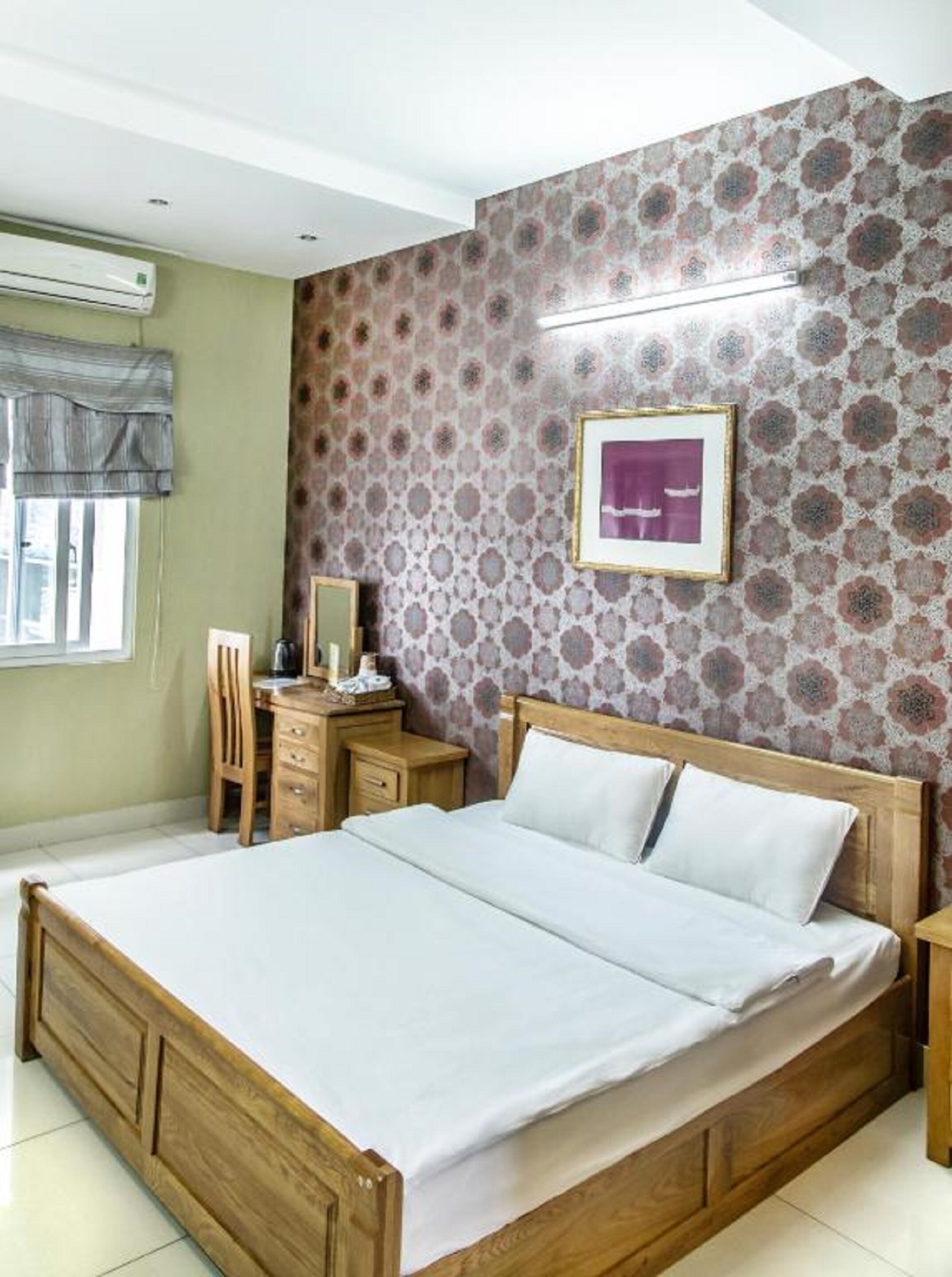 desk, blackout curtains, free wifi, bed sheets