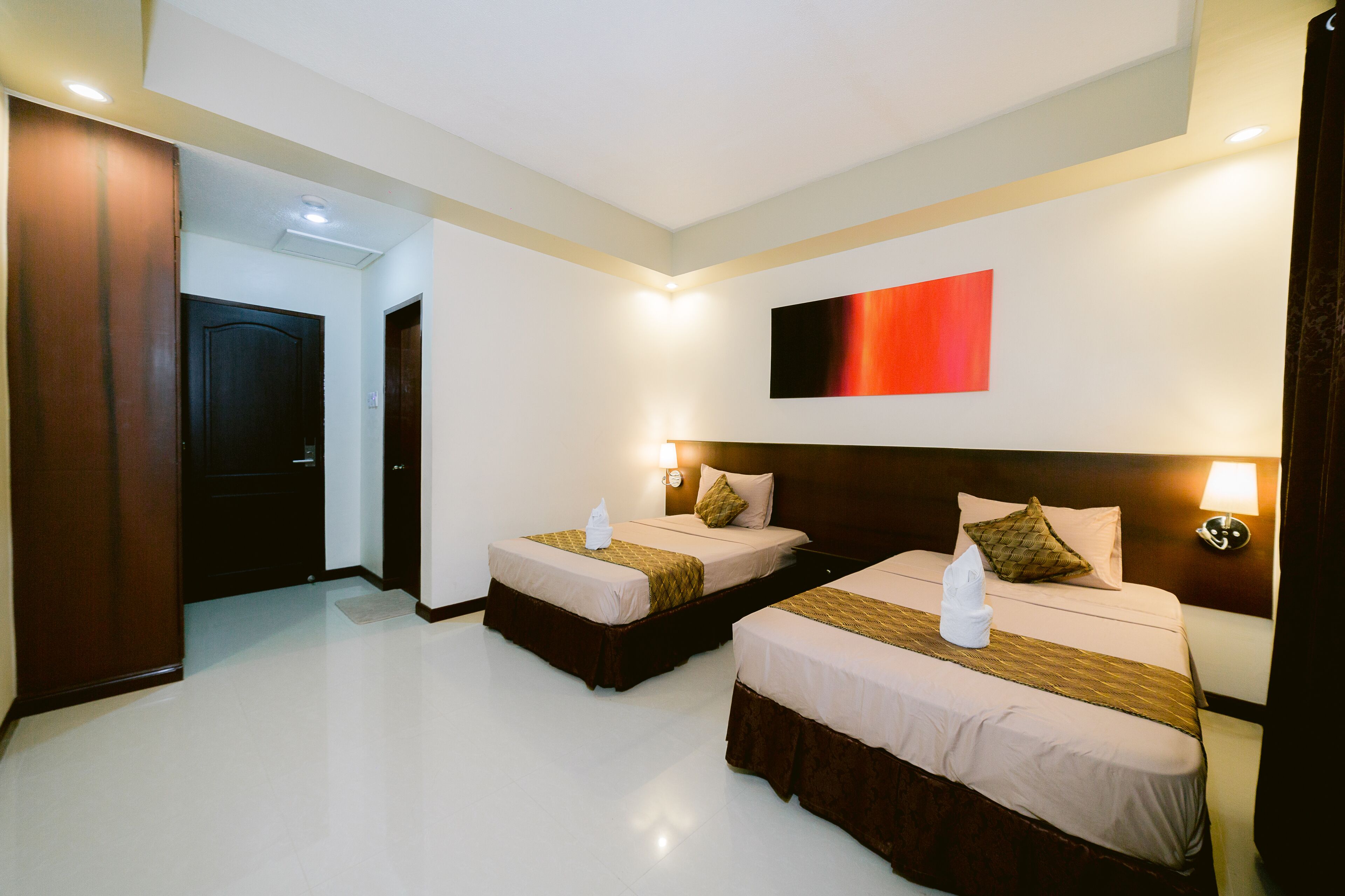 superior twin room | 1 bedroom, premium bedding, down duvets, rollaway beds