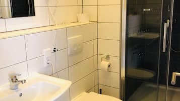 Superior Double Room, Private Bathroom | Bathroom