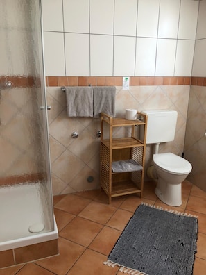 Bathroom - Wöllbacher Tor (Wetzlar)