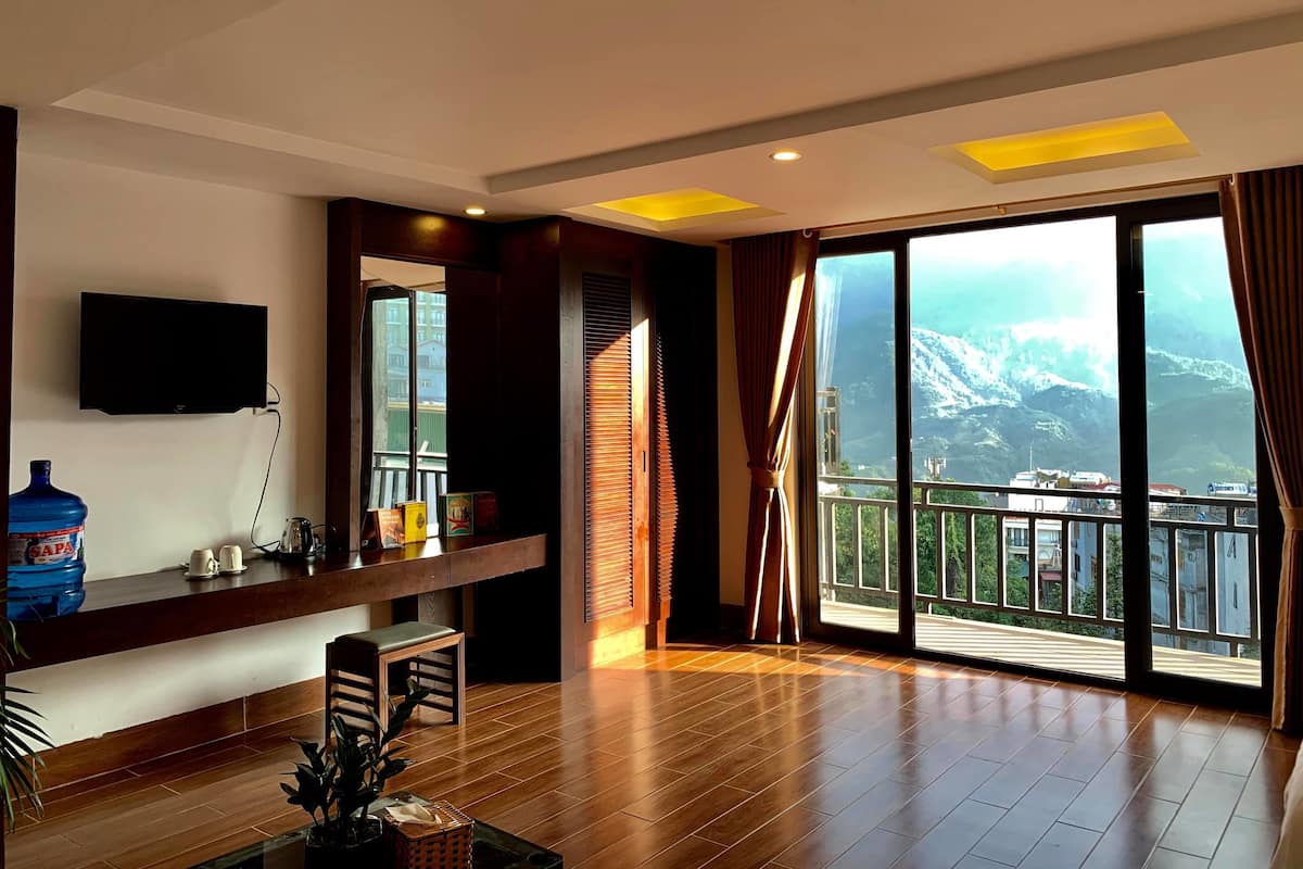 Minibar, in-room safe, desk, blackout drapes