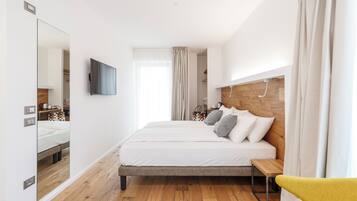 Mini Suite Terrazzo | In-room safe, soundproofing, iron/ironing board, free WiFi