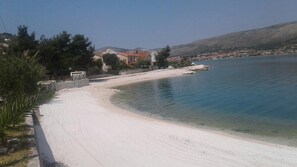 Beach nearby - Ideal family apartment near sea (Mastrinka)