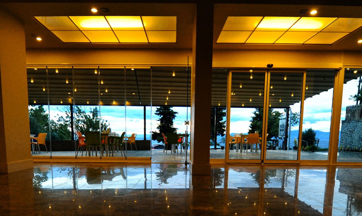 含每日吃到飽早餐