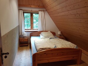 3 bedrooms, iron/ironing board, travel cot, free WiFi - Spacious holiday apartment in a thatched country house - including underfloor heating (Sydals)