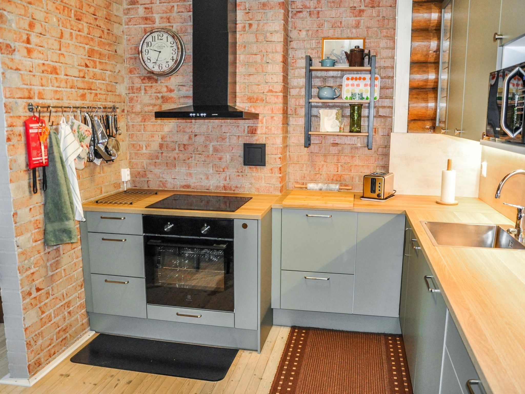 Jääkaappi, mikroaaltouuni, astianpesukone