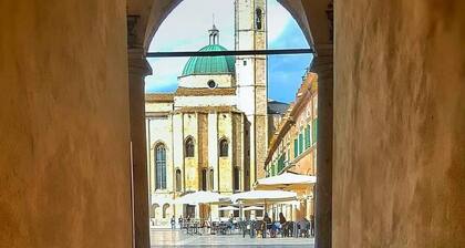 DER ANGRIFF MIT PANORAMISCHER TERRASSE IM HERZEN DES HISTORISCHEN ZENTRUMS