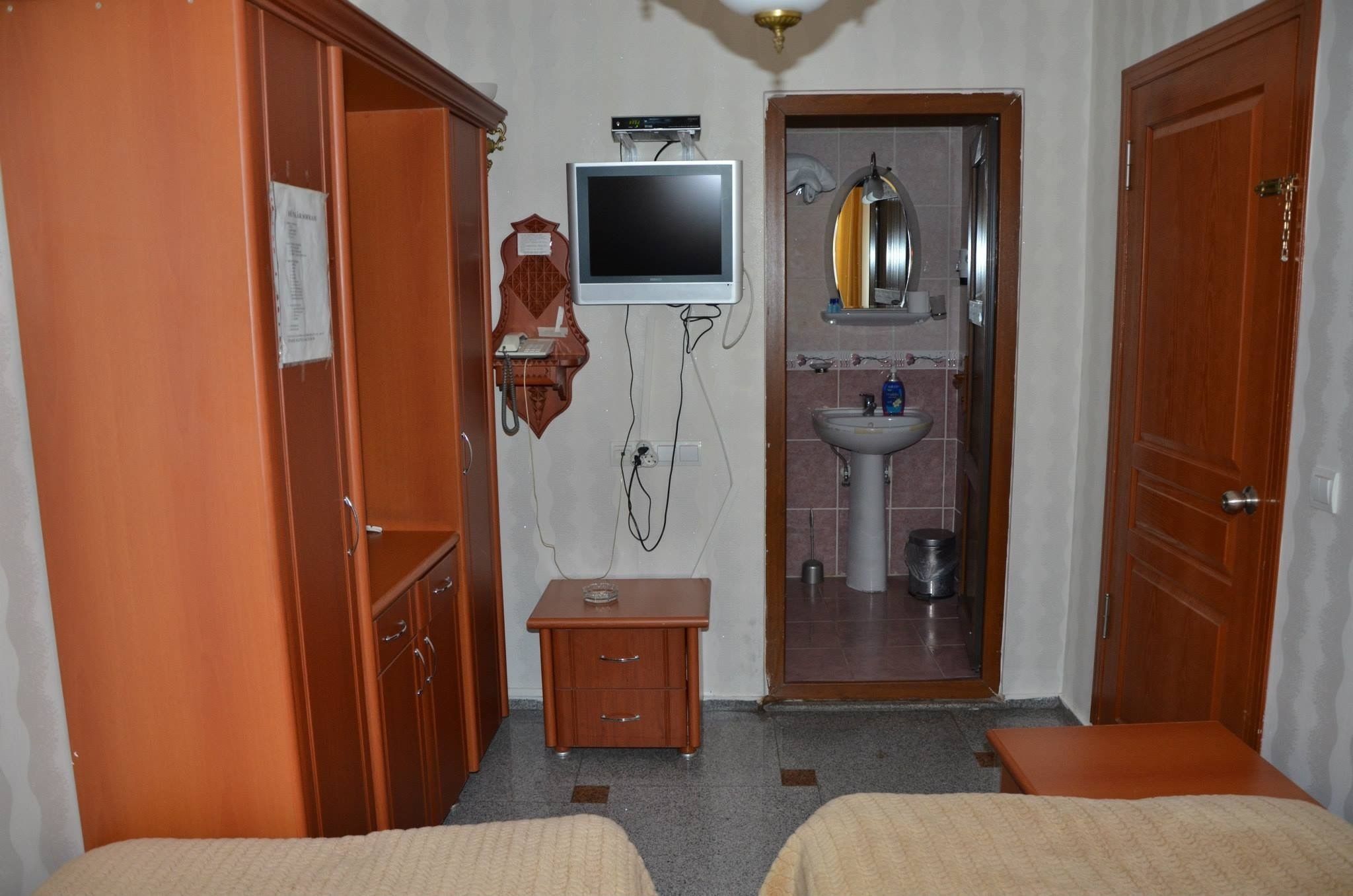 standard single room | living area | lcd tv