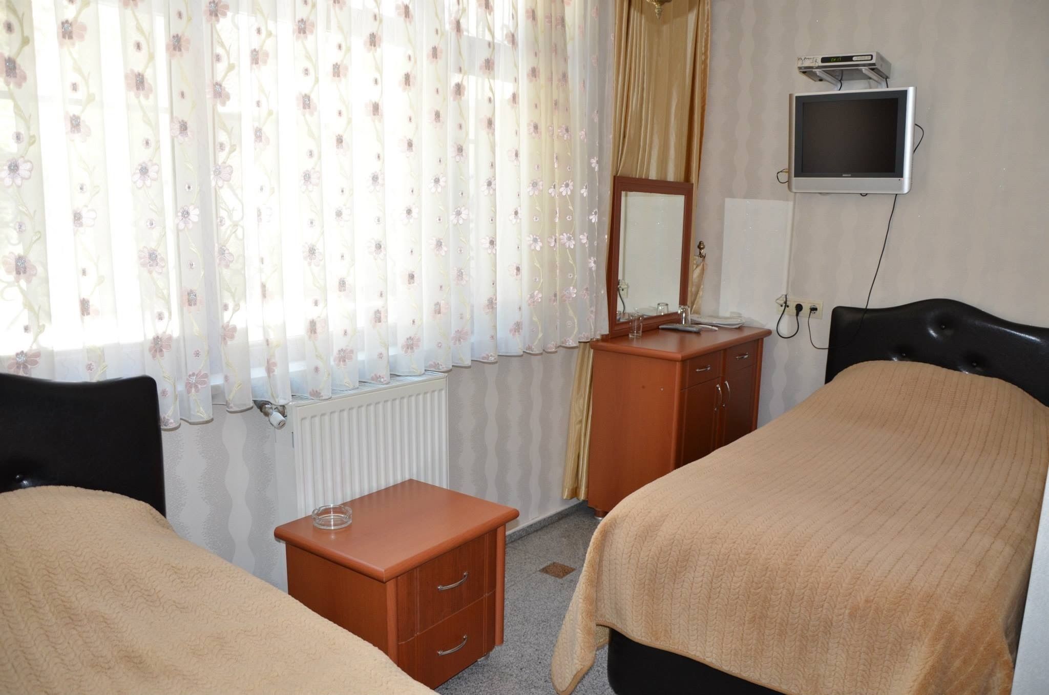 standard single room | living area | lcd tv