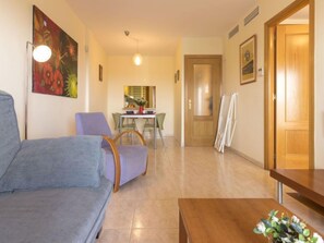TV - Apartment Monaco by Interhome (Cambrils)