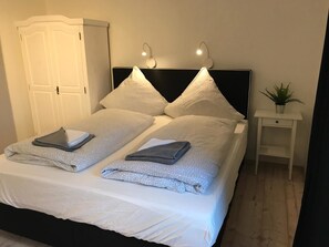 Exclusive Double Room, Garden View | Bed sheets - Kleine Möwe (Dornum)