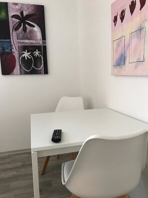 Double Room, Garden View | Bed sheets - Kleine Möwe (Dornum)