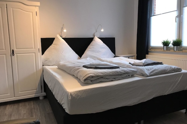 Double Room, Garden View | Bed sheets