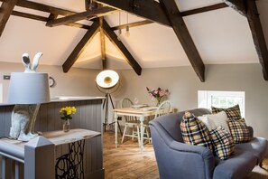 Deluxe Cottage, Ensuite, Garden View (The Hideaway) | Restaurant