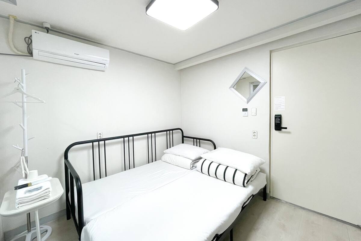 Basic Room, Non Smoking, Park View