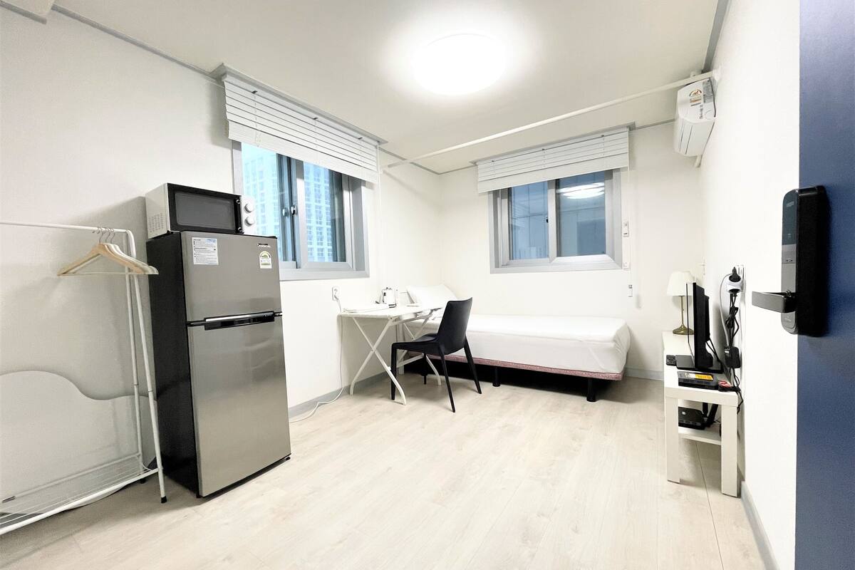 Basic Room, 1 Single Bed, Non Smoking, Park View
